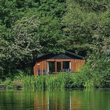 Rezort Lakeside Lodges *