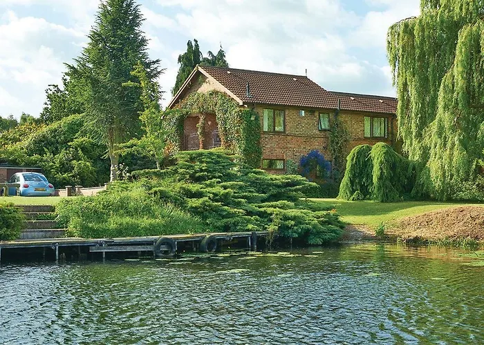 Lakeside Lodges Resort *